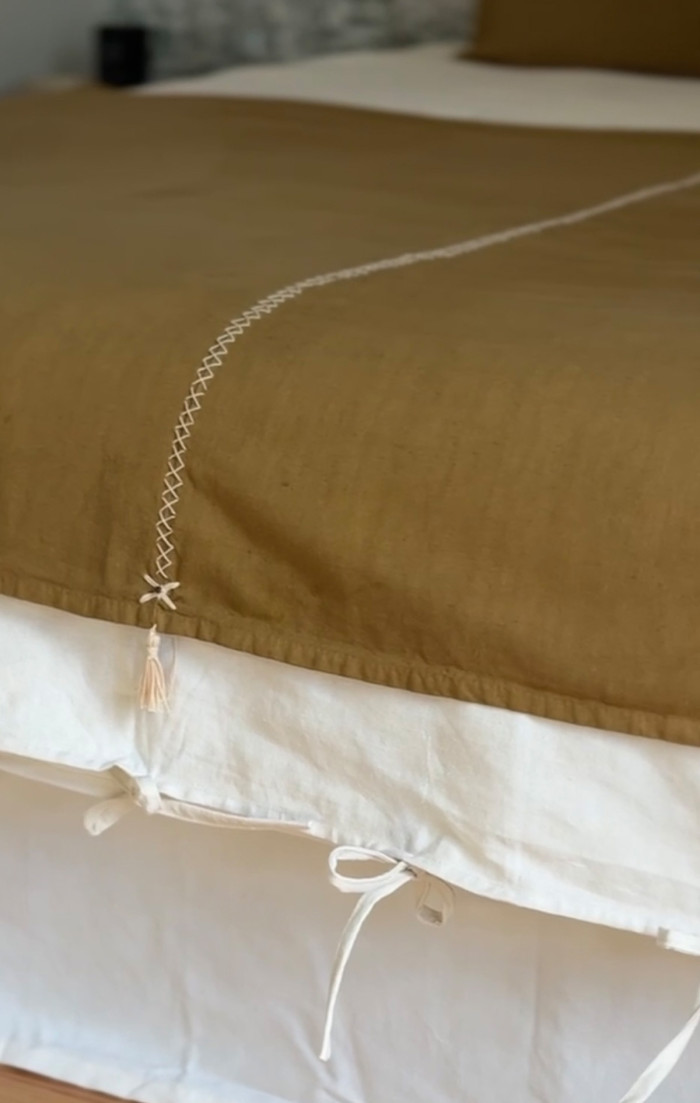 Jeté de lit bronze upcyclé en métis