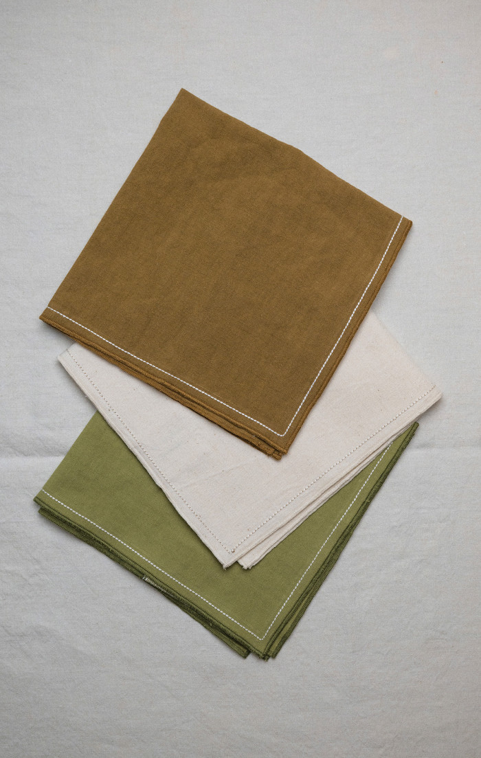 Serviette de table bronze avec broderie upcyclée en métis | Maison Cozane