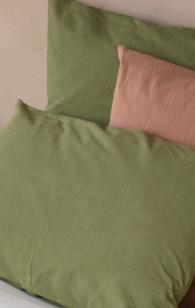 Taie d'oreiller olive upcyclée en métis